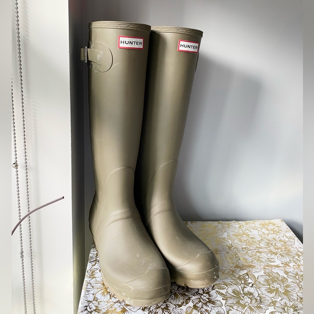 Rare Hunter Wellington Tall Rain Boots Size 9